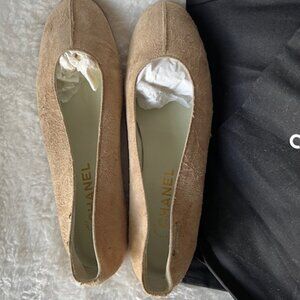 BRAND NEW vintage Chanel Suede flats size 9
